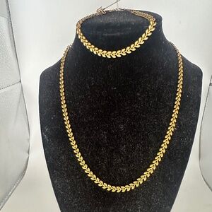 Matching Leaf Necklace and Bracelet set; NWOT